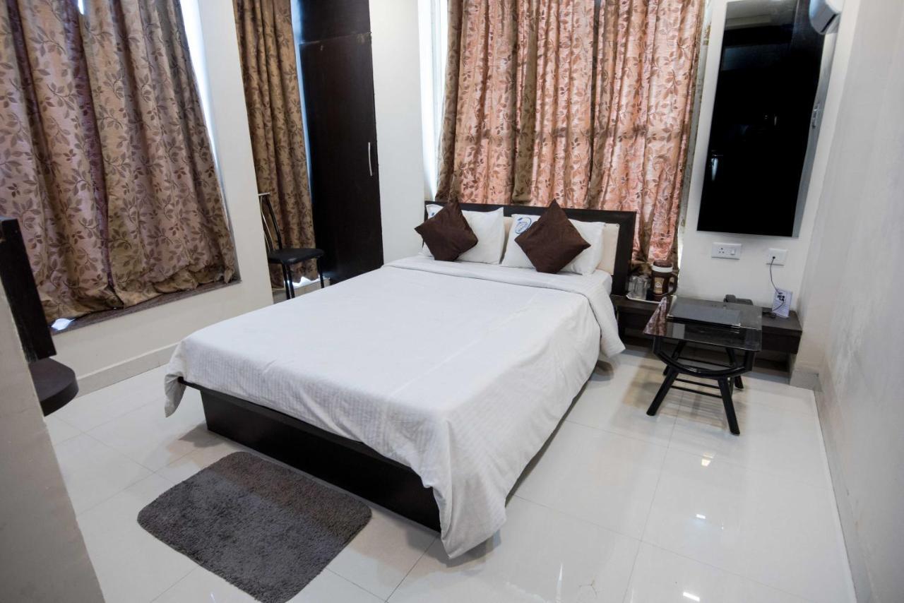 בהופאל Hotel Mayur Palace מראה חיצוני תמונה